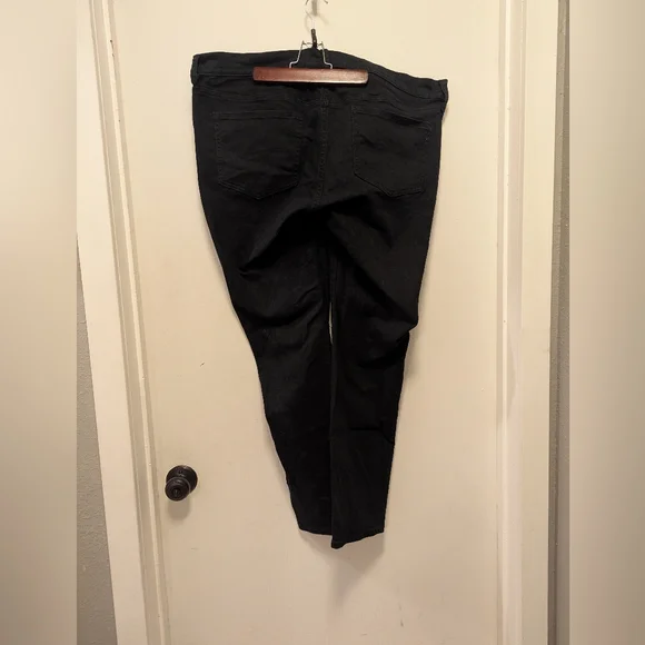 Old Navy Diva Black Skinny Jeans - Picture 2 of 6